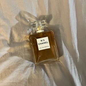CHANEL N°5 PERFUME.